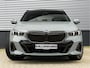 BMW 5-Serie Touring 530e M-Sport Pro - Pano - Trekhaak - ACC - Head-up - Harman Kardon