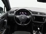 Volkswagen Tiguan 1.5 TSi 150 Pk Automaat R-Line | Stoelverwarming | Panorama dak | Camera | Carplay | Adaptive Cruise | 19 Inch | 90.811 Km !!