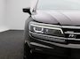 Volkswagen Tiguan 1.5 TSi 150 Pk Automaat R-Line | Stoelverwarming | Panorama dak | Camera | Carplay | Adaptive Cruise | 19 Inch | 90.811 Km !!