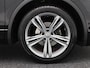 Volkswagen Tiguan 1.5 TSi 150 Pk Automaat R-Line | Stoelverwarming | Panorama dak | Camera | Carplay | Adaptive Cruise | 19 Inch | 90.811 Km !!