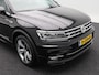 Volkswagen Tiguan 1.5 TSi 150 Pk Automaat R-Line | Stoelverwarming | Panorama dak | Camera | Carplay | Adaptive Cruise | 19 Inch | 90.811 Km !!