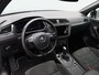 Volkswagen Tiguan 1.5 TSi 150 Pk Automaat R-Line | Stoelverwarming | Panorama dak | Camera | Carplay | Adaptive Cruise | 19 Inch | 90.811 Km !!