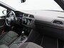 Volkswagen Tiguan 1.5 TSi 150 Pk Automaat R-Line | Stoelverwarming | Panorama dak | Camera | Carplay | Adaptive Cruise | 19 Inch | 90.811 Km !!