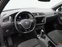 Volkswagen Tiguan 1.5 TSi 150 Pk Automaat R-Line | Stoelverwarming | Panorama dak | Camera | Carplay | Adaptive Cruise | 19 Inch | 90.811 Km !!