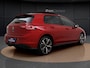 Volkswagen Golf 1.5 eHybrid GTE | Pano Dak | Trekhaak | Head-up Display | 360 Camera | Side Assist | ACC | Stuur-/Stoelverwarming | Matrix LED | 18'' |