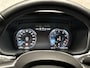 Volvo V60 2.0 B3 Inscription Automaat (APPLE CARPLAY, GROOT NAVI, GETINT GLAS, SPORTSTOELEN, KEYLESS, LANE ASSIST, NIEUWE APK, NIEUWSTAAT)