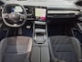 Renault Rafale 1.2 E-Tech 4x4 plug-in hybrid 300 atelier Alpine / Dealer onderhouden / Fabrieksgarantie tot 05-2027 / All season banden / Trekgewicht 1.500 kg / Head Up Display / Stuur- Stoel & Voorruitverwarming / Bose Audio Systeem / Elektrische achterklep / Panoramadak /