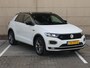 Volkswagen T-Roc 1.5 TSI Sport 150 pk | R-Line in- en exterieur | Trekhaak | 1e eigenaar | Stoelverwarming | Camera | Digitale cockpit | LED Koplampen | Navigatie | Camera