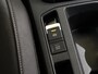 Volkswagen T-Roc 1.5 TSI Sport 150 pk | R-Line in- en exterieur | Trekhaak | 1e eigenaar | Stoelverwarming | Camera | Digitale cockpit | LED Koplampen | Navigatie | Camera