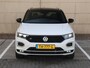 Volkswagen T-Roc 1.5 TSI Sport 150 pk | R-Line in- en exterieur | Trekhaak | 1e eigenaar | Stoelverwarming | Camera | Digitale cockpit | LED Koplampen | Navigatie | Camera