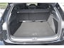Volkswagen ID.7 Tourer Pro Limited Edition | Achterbank in ongelijke delen neerklapbaar incl. middenarmsteun en doorlaadmogelijkheid | Afstandscontrolesysteem (Front Assist), met voetgangers- en fietsersherkenning | Airconditioning automatisch, 2-zone (Climatronic)