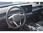 Volkswagen ID.7 Tourer Pro Limited Edition | Achterbank in ongelijke delen neerklapbaar incl. middenarmsteun en doorlaadmogelijkheid | Afstandscontrolesysteem (Front Assist), met voetgangers- en fietsersherkenning | Airconditioning automatisch, 2-zone (Climatronic)