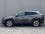 Hyundai Tucson 1.6 T-GDI PHEV Comfort Smart 4WD / Fabrieksgarantie tot 02-2027 / Afn. trekhaak 1.350 kg / Navigatie / Apple Carplay Android / Camera / Stuur- & stoelverwarming /19" LM wielen /
