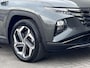 Hyundai Tucson 1.6 T-GDI PHEV Comfort Smart 4WD / Fabrieksgarantie tot 02-2027 / Afn. trekhaak 1.350 kg / Navigatie / Apple Carplay Android / Camera / Stuur- & stoelverwarming /19" LM wielen /