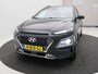 Hyundai Kona 1.6 GDI HEV Premium Automaat / Trekhaak / Lederen bekleding / HUD Display / Navigatie / Adaptieve Cruise Control / Elektrisch stoel voor / Stoel verwarming & koeling voor / NL Auto / Historie aanwezig /
