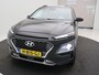 Hyundai Kona 1.6 GDI HEV Premium Automaat / Trekhaak / Lederen bekleding / HUD Display / Navigatie / Adaptieve Cruise Control / Elektrisch stoel voor / Stoel verwarming & koeling voor / NL Auto / Historie aanwezig /