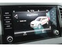 Skoda Karoq 1.5-150pk 'Selection' DSG-AUTOMAAT ! Fijne comfortabele hoogzitter, slechts 11.000km, trekgew. 1.500kg ! Aut. airco, Stuur- en stoelverwarm., Adapt. Cruise Cntrl, Climate Cntrl, Keyless entry/keyless go, Navigatie by Apple CarPlay/Android auto etc.