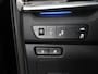 Kia Niro EV e-Niro ExecutiveLine 64 kWh | Schuif/Kanteldak | Lederen Interieur | Ele,verstelbare stoelen | Apple CarPlay/Android Auto | Camera | DAB | Stoelverwarming/Koeling | Stuurverwarming | Adaptieve Cruise Control |
