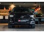 Volvo XC40 1.5 T5 Recharge R-Design 262PK Black Sportstoelen, Panorama dak, Memory, Camera, Senses Connect met High Performance Sound by Harman-Kardon, Intelisafe Pro/ Winter/ Ambiente/ Laadruimte/ Licht/ Park Pack, Voorruit verwarming, Lmv