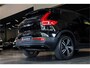 Volvo XC40 1.5 T5 Recharge R-Design 262PK Black Sportstoelen, Panorama dak, Memory, Camera, Senses Connect met High Performance Sound by Harman-Kardon, Intelisafe Pro/ Winter/ Ambiente/ Laadruimte/ Licht/ Park Pack, Voorruit verwarming, Lmv