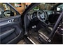 Volvo XC40 1.5 T5 Recharge R-Design 262PK Black Sportstoelen, Panorama dak, Memory, Camera, Senses Connect met High Performance Sound by Harman-Kardon, Intelisafe Pro/ Winter/ Ambiente/ Laadruimte/ Licht/ Park Pack, Voorruit verwarming, Lmv