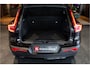 Volvo XC40 1.5 T5 Recharge R-Design 262PK Black Sportstoelen, Panorama dak, Memory, Camera, Senses Connect met High Performance Sound by Harman-Kardon, Intelisafe Pro/ Winter/ Ambiente/ Laadruimte/ Licht/ Park Pack, Voorruit verwarming, Lmv