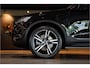Volvo XC40 1.5 T5 Recharge R-Design 262PK Black Sportstoelen, Panorama dak, Memory, Camera, Senses Connect met High Performance Sound by Harman-Kardon, Intelisafe Pro/ Winter/ Ambiente/ Laadruimte/ Licht/ Park Pack, Voorruit verwarming, Lmv