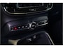 Volvo XC40 1.5 T5 Recharge R-Design 262PK Black Sportstoelen, Panorama dak, Memory, Camera, Senses Connect met High Performance Sound by Harman-Kardon, Intelisafe Pro/ Winter/ Ambiente/ Laadruimte/ Licht/ Park Pack, Voorruit verwarming, Lmv