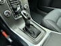 Volvo XC70 2.4 D4 181pk AWD Automaat Polar+ / 1e Eig / 5-CIL / Niveauregeling / Schuif-/kanteldak / Adapt. Cruise Control / Leder / Elektr. Stoelen / PDC + Camera / 18'' / Volvo on Call / Verw. Voorruit / Act. Grootlicht / Alarm 3 / Dr