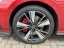 Volkswagen Golf 1.4 eHybrid GTE / AUTOMAAT/ 245 PK/ PANO/ DCC/ PARK.SENSOR.V+A/ CAMERA/ STUUR+STOELVERWARM./ ACC/ DODEHOEK/ APP-CONNECT/ IQ.LIGHT/ KEYLESS/ DIGITAL DASH/ NAVI/ DAB/ CLIMA/ 18'' LMV