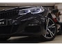 BMW 3-Serie 330i High Executive M-PAKKET PANO/CARPLAY/SFEER/HK/HUD/VOL