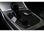 BMW 3-Serie 330i High Executive M-PAKKET PANO/CARPLAY/SFEER/HK/HUD/VOL