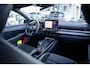 Volkswagen T-Roc 1.5 eTsi R-Line First Edition | Achteruitrijcamera | Elektrisch glazen panorama-dak | Full-LED koplampen