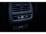 Volkswagen T-Roc 1.5 eTsi R-Line First Edition | Achteruitrijcamera | Elektrisch glazen panorama-dak | Full-LED koplampen
