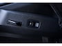 Volkswagen T-Roc 1.5 eTsi R-Line First Edition | Achteruitrijcamera | Elektrisch glazen panorama-dak | Full-LED koplampen