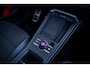 Volkswagen T-Roc 1.5 eTsi R-Line First Edition | Achteruitrijcamera | Elektrisch glazen panorama-dak | Full-LED koplampen