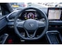 Volkswagen T-Roc 1.5 eTsi R-Line First Edition | Achteruitrijcamera | Elektrisch glazen panorama-dak | Full-LED koplampen