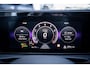 Volkswagen T-Roc 1.5 eTsi R-Line First Edition | Achteruitrijcamera | Elektrisch glazen panorama-dak | Full-LED koplampen