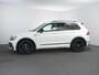 Volkswagen Tiguan 1.5 TSI ACT Highline Business R | Black style | Zwenkhaak | ACC | Winterpakket | Camera |