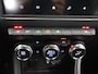 Renault Captur 1.3 TCe 140 Intens | Trekhaak | Stoel/Stuurverwarming | Parkeercamera | Navigatie  | Climate Control | Cruise Control  |