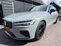 Volvo V60 2.0 T6 Plug-in hybrid AWD Plus Dark R-design|Trekhaak|360 Camera|Leer|Harman Kardon audio|Verwarmde voorruit, etc..