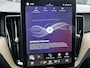 Volvo XC60 2.0 T6 Plug-in hybrid AWD Ultra Dark 360gr. Parkeer camera, Harman-Kardon Premium audio, Full led, Verwarmde stoelen 4X + stuur, Trekhaak semi elektrisch, Head-up display.