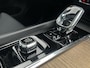 Volvo XC60 2.0 T6 Plug-in hybrid AWD Ultra Dark 360gr. Parkeer camera, Harman-Kardon Premium audio, Full led, Verwarmde stoelen 4X + stuur, Trekhaak semi elektrisch, Head-up display.
