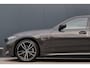 BMW 3-Serie Touring 320e | M Sport LCI | Dravitgrau | Leer / Alcantara | Trekhaak afn. | 19 Inch | Stoelverwarming | Live Cockpit Plus | M-Pakket