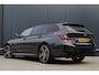 BMW 3-Serie Touring 320e | M Sport LCI | Dravitgrau | Leer / Alcantara | Trekhaak afn. | 19 Inch | Stoelverwarming | Live Cockpit Plus | M-Pakket