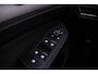 Volkswagen Golf Life Business 1.0 eTSI 110pk DSG Automaat Trekhaak, Adaptive cruise control, Achteruitrijcamera, LED koplampen, Navigatie, Stoelverwarming