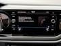 Volkswagen Polo 1.0 TSI Comfortline Parkeersensoren voor en achter | Navigatiesysteem | Apple CarPlay | Cruise control adaptief | Airconditioning | DAB radio ontvangst | Isofix | Metallic lak