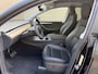Tesla Model Y Long Range 75 kWh AWD | Lederen bekleding | Trekhaak afneembaar | Autopilot | Panoramadak | Camera | Memory | Elektrische achterklep | Stoel&stuurverwarming | Full-LED | DAB | Keyless | Dodehoekdetectie | Navigatie | 19 inch velgen