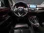 BMW 2-Serie Active Tourer 225xe iPerformance High Executive [HEAD-UP DISPLAY, ELEKTRISCHE ACHTERKLEP, CRUISE CONTROL, PDC, STOELVERWARMING, BLUETOOTH, NIEUWSTAAT, ]