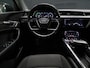 Audi E-tron 55 quattro edition 95 kWh [APPLE CARPLAY, LED, ADAPTIEVE DEMPING, CRUISE CONTROL, ANDROID, DIGITAL DASH, ELEKTRISCHE ACHTERKLEP, NAVIGATIE, NIEUWSTAAT]